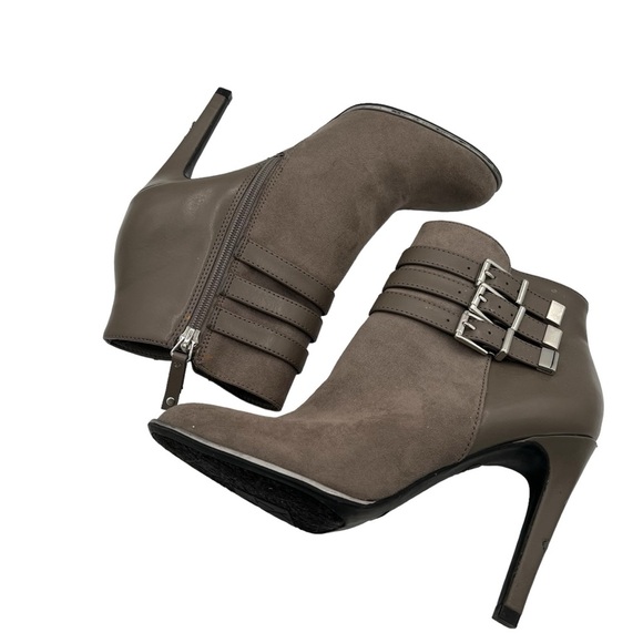 Sam & Libby Triple Gray Buckle Heeled Ankle Bootie Women's Size 7 - Picture 8 of 13